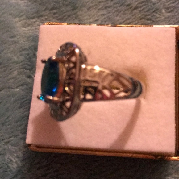 Ring - Picture 3 of 4